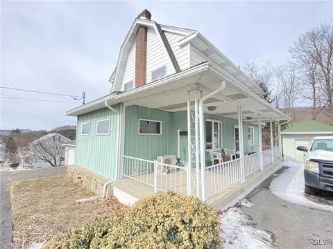 1 W Ridge St, Coaldale, PA 18218