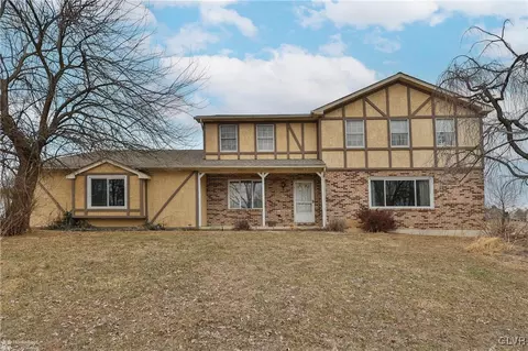 4205 Hill St, Coplay, PA 18037