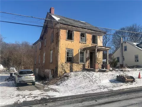 2005 Leithsville Rd, Hellertown, PA 18055