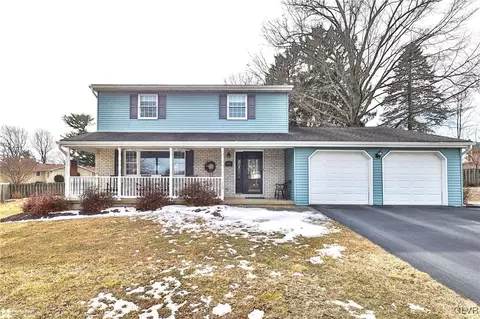 2220 High Point Ct, Palmer Township, PA 18045