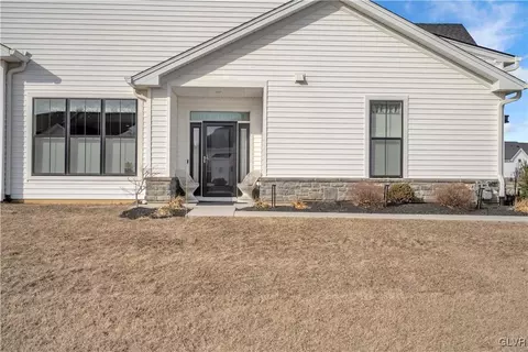 6973 Maple Dr, Bath, PA 18014 photo 25