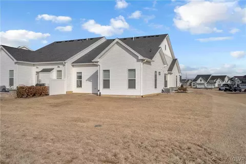 6973 Maple Dr, Bath, PA 18014 photo 26