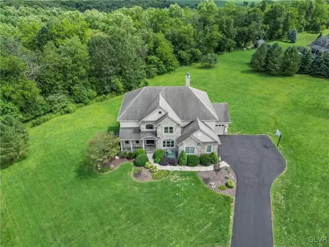 221 Donato Ct, Nazareth, PA 18064
