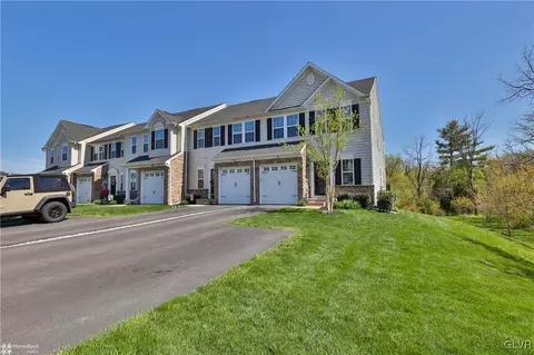 1102 Westminster Dr, Breinigsville, PA 18031