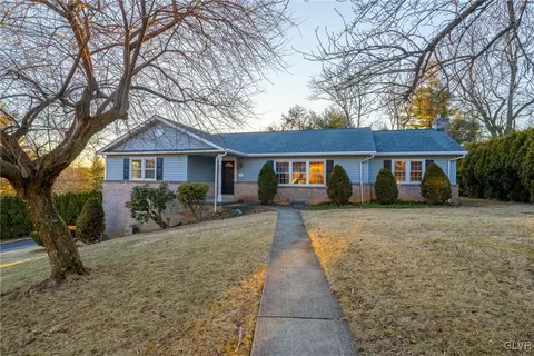 1024 Harris Dr, Emmaus, PA 18049
