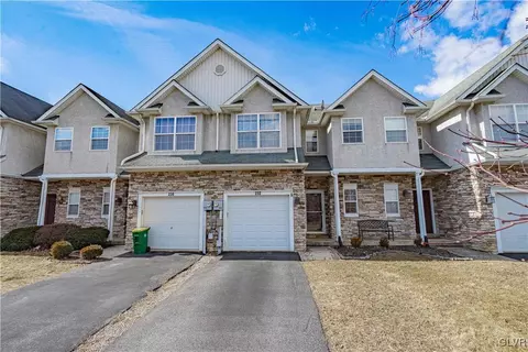 232 Maple Ct, Alburtis, PA 18011
