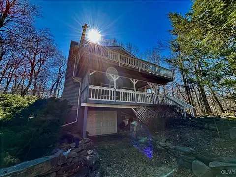 9496 Juniper Dr, Coolbaugh Twp, PA 18466