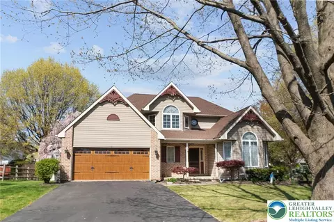 4602 Kathi Dr, Bethlehem, PA 18017