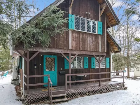 129 Echo Lake Rd, Coolbaugh Twp, PA 18466