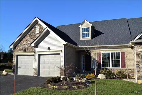 361 Cottage Dr #8, Bethlehem City, PA 18020