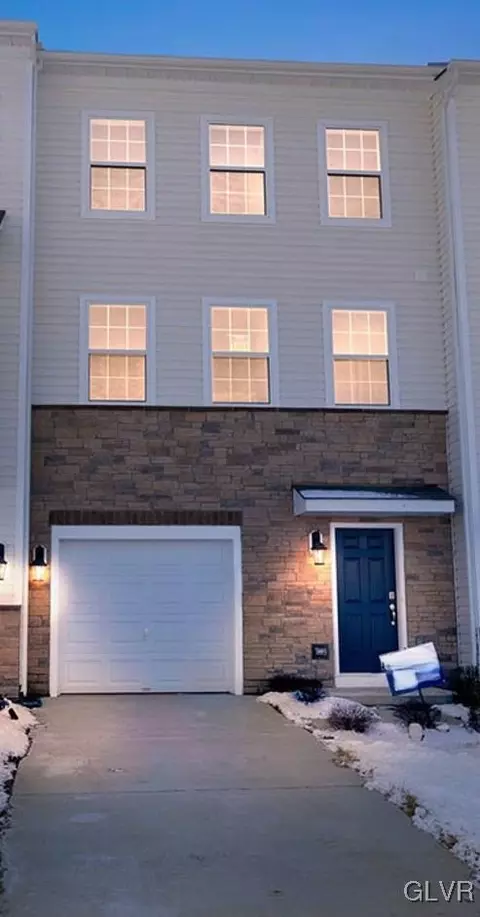 8324 Alexander Ct, Breinigsville, PA 18031