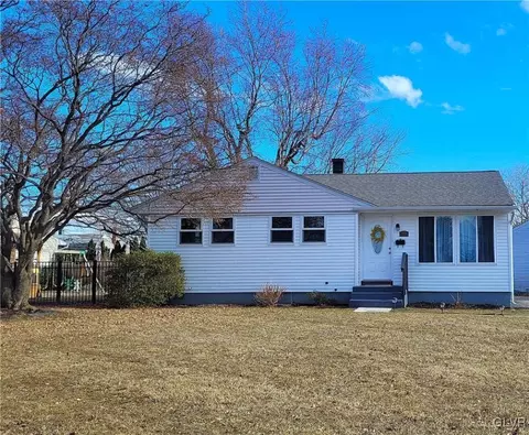 2316 Fleur Ln, Bethlehem, PA 18018
