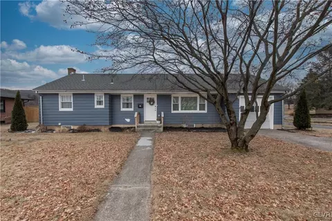 12 Elm St, Emmaus, PA 18049