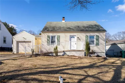 2509 Hermitage Ave, Palmer Township, PA 18045
