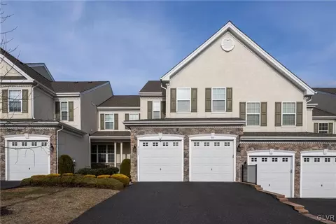 6113 Delaware Xing, Coopersburg, PA 18036