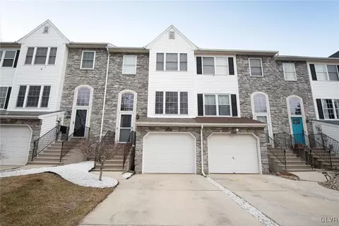 1657 Pinewind Dr, Alburtis, PA 18011