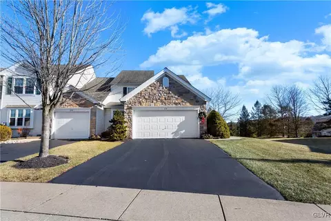 218 Park Ridge Dr, Forks Twp, PA 18040