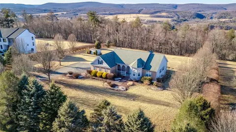 95 Snyder Rd, Franklin Twp, PA 18235