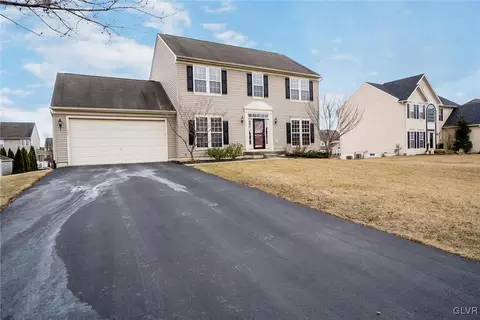 5921 Monocacy Dr, Bethlehem, PA 18017