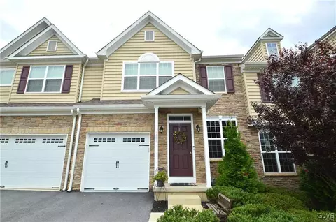 182 Red Clover Ln, Allentown, PA 18104