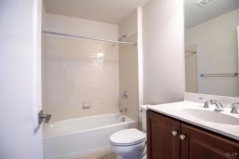 7013 Oak Ln, Bath, PA 18014 photo 13