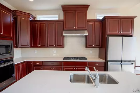 7013 Oak Ln, Bath, PA 18014 photo 7