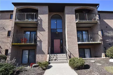 4509 N Hedgerow Dr, Allentown, PA 18103