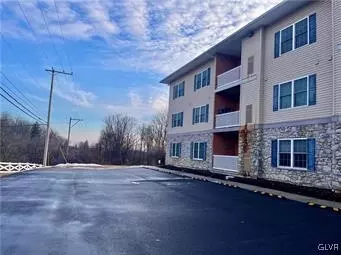 252 N Walnut St, Bath, PA 18014 photo 2