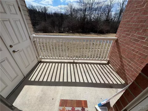 252 N Walnut St, Bath, PA 18014 photo 12