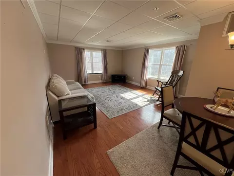 252 N Walnut St, Bath, PA 18014 photo 9
