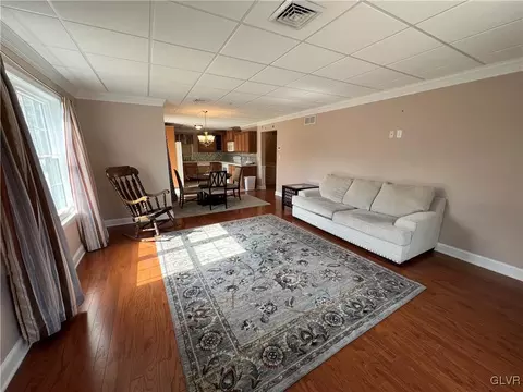252 N Walnut St, Bath, PA 18014 photo 7