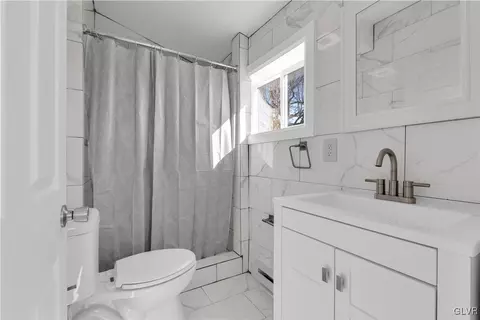527 Monges St, Hazleton, PA 18201 photo 9