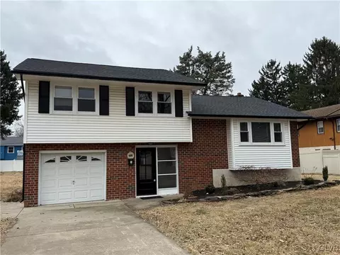 2044 Johnston Dr, Bethlehem, PA 18017