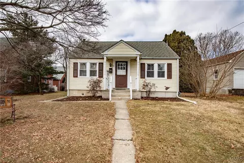 91 N Liberty St, Nazareth, PA 18064
