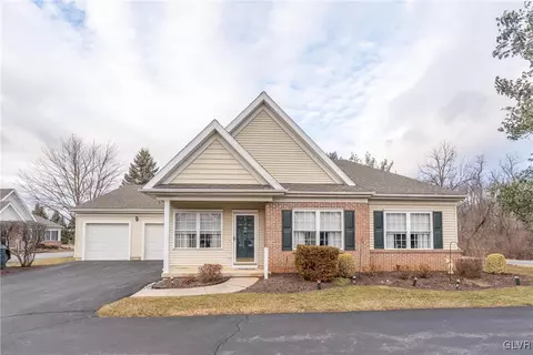 4697 Blue Grass Ln, Macungie, PA 18062