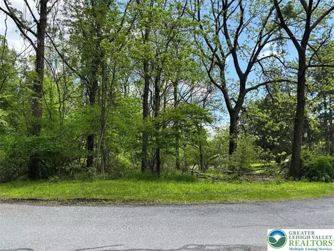 1 St, Portland Boro, PA 18351