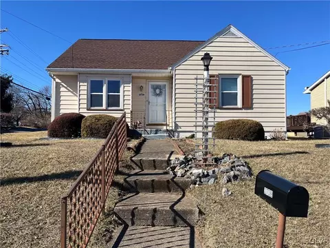 2739 Oregon St, Palmer Township, PA 18045