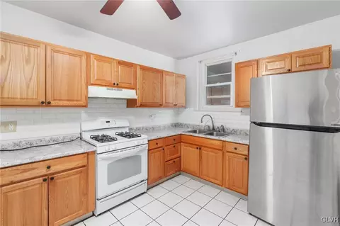 1296 E 4th St, Bethlehem, PA 18015 photo 14