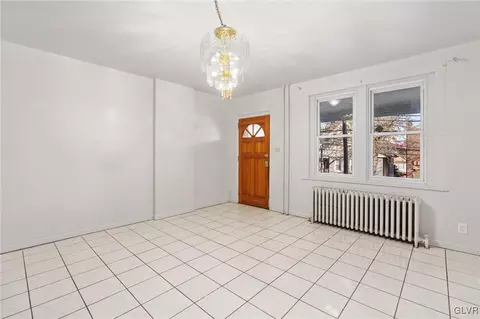 1296 E 4th St, Bethlehem, PA 18015 photo 8