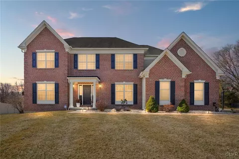 4420 Crosswinds Dr, Easton, PA 18045