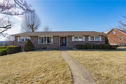 3105 4th St, Hokendauqua, PA 18052