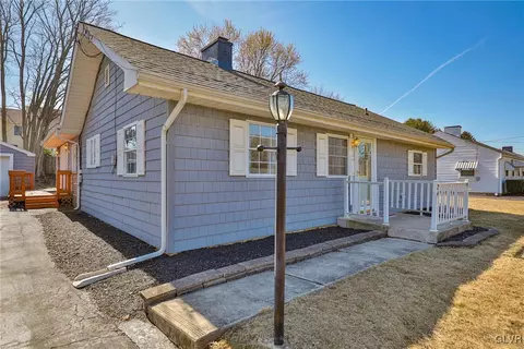 24 Northview Ave, Palmer Township, PA 18045