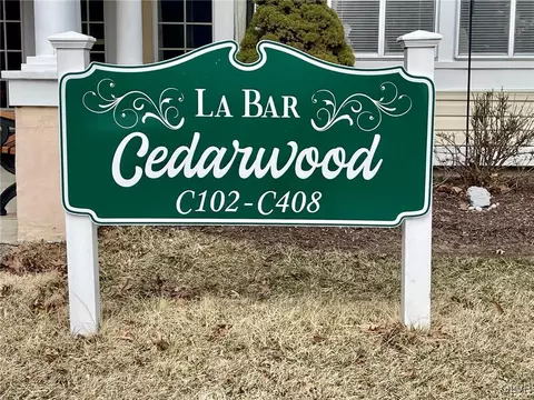 3 Village Cir #407, Stroudsburg, PA 18360