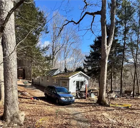 3208 Bear Swamp Rd, East Stroudsburg, PA 18302