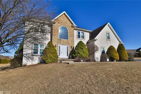 5307 Hoffman Dr S, Schnecksville, PA 18078