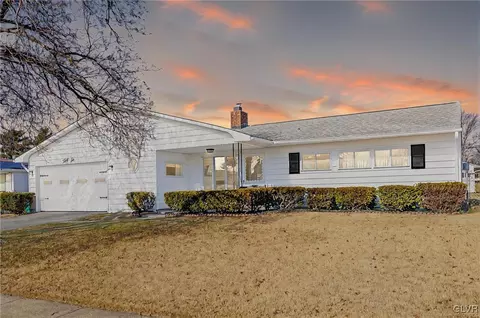 36 Good Ln, Levittown, PA 19055