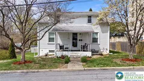 324 Grove St, Catasauqua, PA 18032