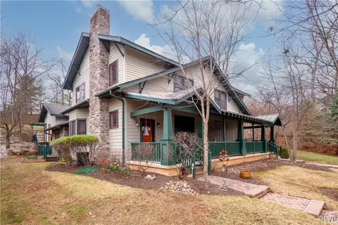 3483 Cobble Creek Ct, Hellertown, PA 18055