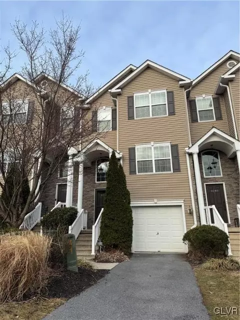 2242 Rising Hill Rd, Whitehall Twp, PA 18052