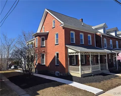 206 Jefferson St, East Greenville, PA 18041